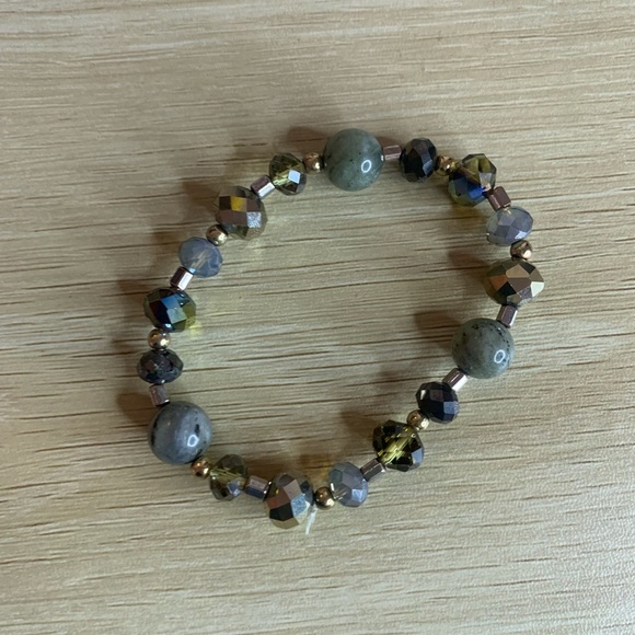 Preloved Beaded Stretch Bracelet - Picture 1 of 2